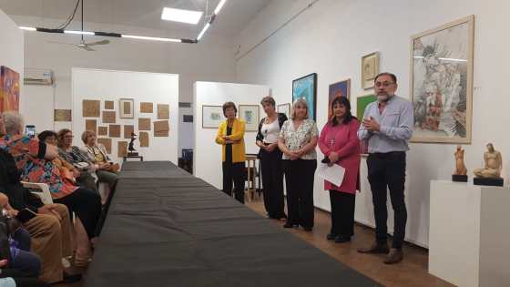 #AsociaciónArtistasPlasticosSantafesinos#LuzDeCiudad. El día 18/03, quedó formalmente inaugurada la muestra de obras de arte en el Mes internacional de la mujer.